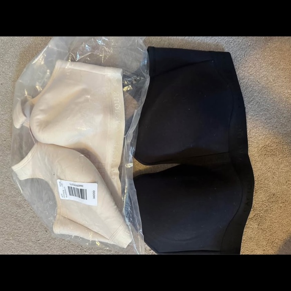 Set of 2 lane Bryant Calcique wireless lightly lined bras 36DDD - Picture 3 of 3